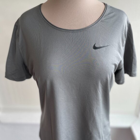 Women's Nike Dri Fit Short Sleeve T-Shirt Scoop Neck Grey, Size L - Picture 1 of 8
